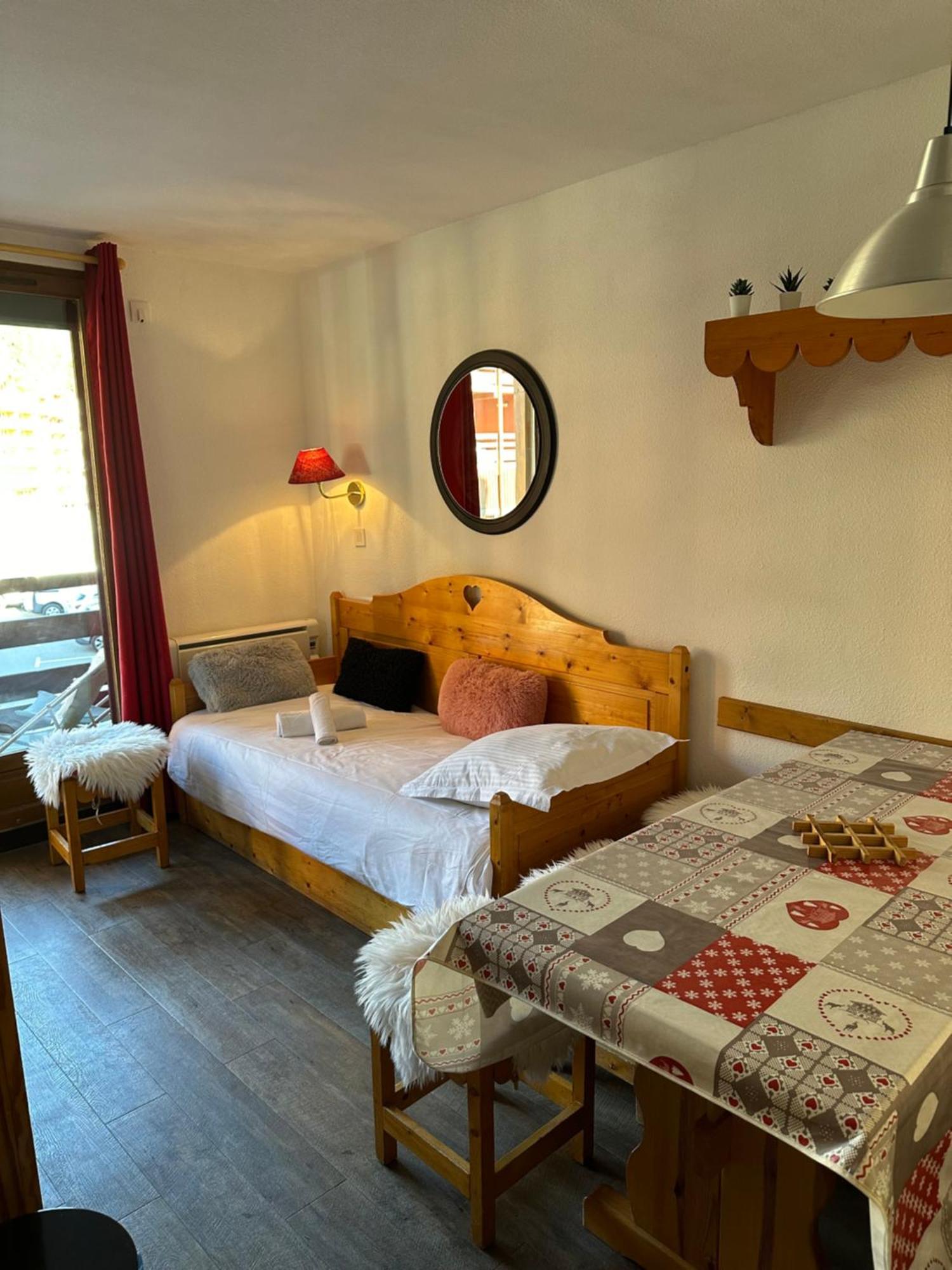 Chez Lougia Apartment Ризул Екстериор снимка